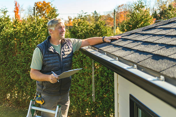Professional Roofing technician working in Ionia, MI